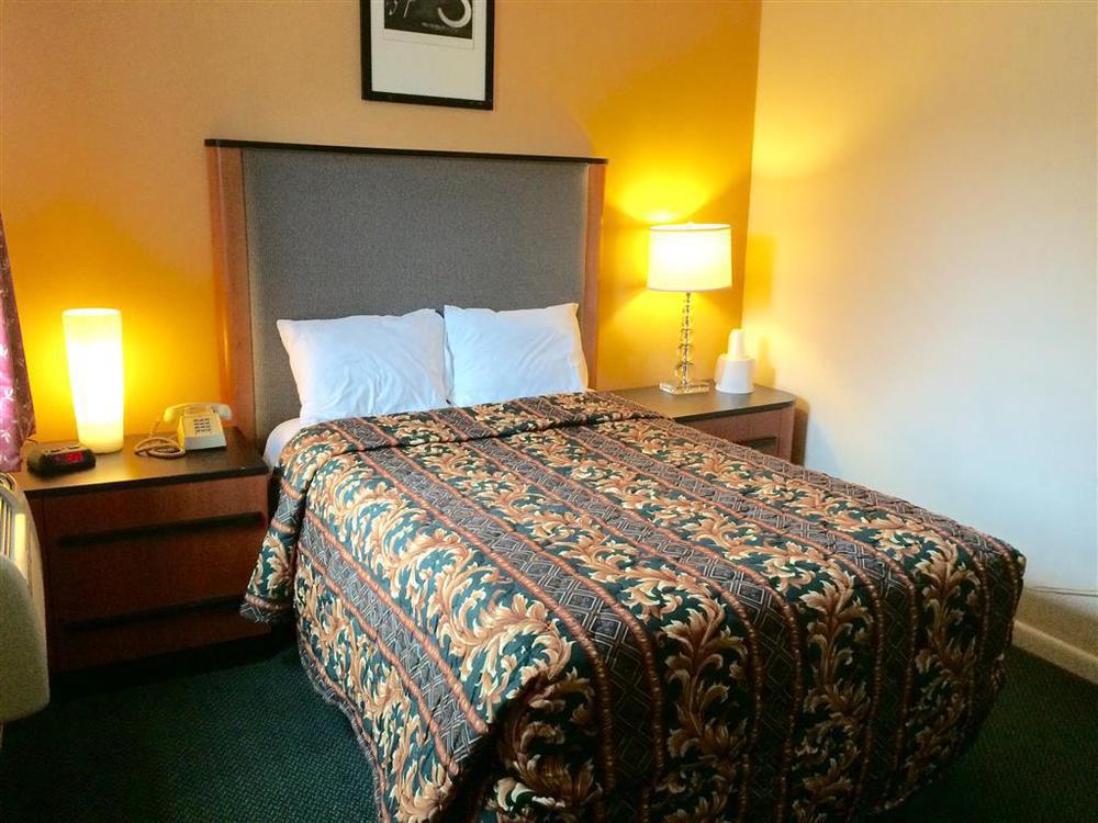 Americas Best Value Inn Media Philadelphia Стая снимка