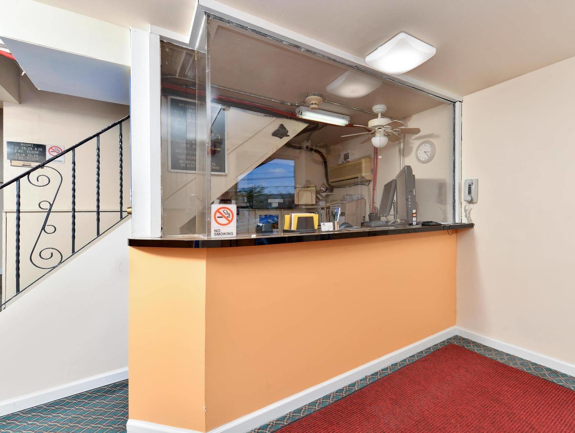 Americas Best Value Inn Media Philadelphia Екстериор снимка